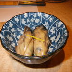 okayamaryourikandasetouchi - お通しの牡蠣の煮付け