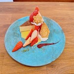 ハナツムリ - なだれ苺のマスカルポーネチーズケーキ