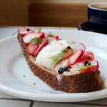 nephew - いちご×ブッラータ（1400円）