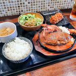 キッチンオリオン - ハンバーグ＆エビフライセット＋カニクリームコロッケ