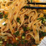 想吃担担面 - 汁なし担々麺 平麺のモチモチとスープの絡みが美味い！