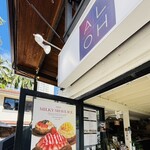 ALOH Health Bar & Cafe - 