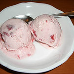 甘太郎 - いちごアイス