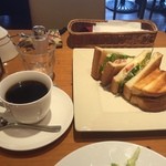 小川珈琲 - 今日の昼ごはんは、サンドランチをいただきました。