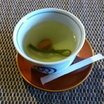 鶴屋吉信 - 最初に提供されたお茶です。