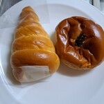 ぱん吉 - 黒ごまあんぱん、ミルクコロネ