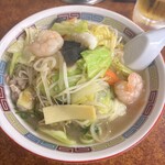流川 餃子センター - チャンポン　野菜が容量の半分を占める