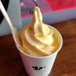 パティスリー カカオエット・パリ - ケーキ屋さんのソフトクリーム マンゴー 430円