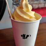 パティスリー カカオエット・パリ - ケーキ屋さんのソフトクリーム マンゴー 430円
