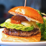 Burger POLICE - アボカドモッツァレラチーズバーガー 2680円