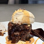 ASAKO IWAYANAGI FUKUOKA - 中からトロトロのチョコが溢れ出してくる！