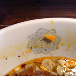 長町ラーメン - ピザカットのオレンジピール（笑）
      これが良い仕事してます。