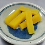 まゆみの店 - 鍋焼きラーメンに付いてくる沢庵