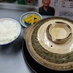 まゆみの店 - 鍋焼きラーメンは蓋付きにて登場！