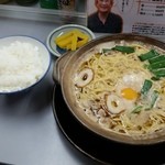 まゆみの店 - 鍋焼きラーメン並６００円とごはん小１５０円　計７５０円