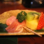 ボンソワール - お通しのフルーツ