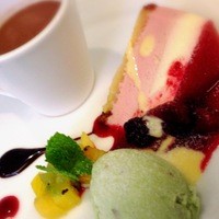 シェ・ムラ - デザート。ピスタチオのアイスが濃厚で美味しい。