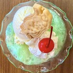 喫茶リブロン - 金魚鉢クリームソーダ（メロン）　900円