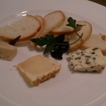 ビストロ・アロンジー - チーズ盛り合わせ