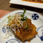 中国四川 旬菜 酒肆 楽山 - 海老チリにカダイフがあると高級感が増すよねぇ。