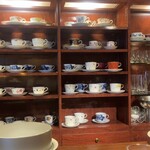 Le Premier Cafe - カップがずらり‥とてもキュートです