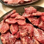 焼肉スタミナ本舗 - 肉たち