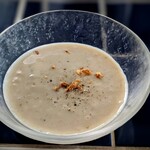 カフェ&ヤド コモ - スープの配膳に、思わず聞き直してしまいます…
やっぱり「島バナナ」♪