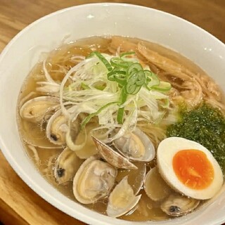 自慢の「あさりラーメン」