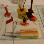 Restaurant Régis & Jacques Marcon - 五線紙のデザート