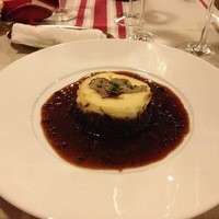 ビストロモンマルトル - 牛肉の煮込みソースペリグー