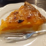 カフェ GOTO - 杏のフラン600円(テイクアウトは10円引き)