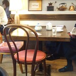 カフェ GOTO - 水曜午後5時台は私を含めておひとり女性が6組もいました
