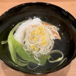 日本料理 滴水 - 大善蟹真蒸　針独活　ウルイ　柚子