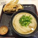 うどん 丸香 - ひやかけ（400円）、ゲソ天（220円）