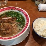 むつき食堂 - 肉そば（ハーフ）＋ライス（600円＋100円）