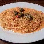 ビア・イタリアーノ - トマトクリームソース・小海老と芽キャベツ