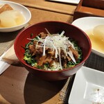 小田原おでん本店 - 牛すじ煮丼