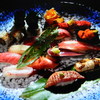 玉寿司 - 料理写真:親方おまかせにぎり。当店一番人気のメニューです。親方が厳選したネタで１２貫に巻物１本の超お得メニュー。