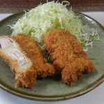 とんかつ美よし - 串カツ定食　650円。肉と玉ねぎが交互に串刺され、揚げられます。提供する際は串を抜いてくれます。玉ねぎと肉のコラボが絶妙。お勧めの一品です。