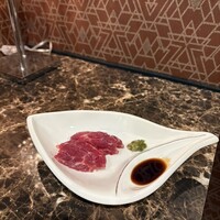 馬刺しと焼き鳥 グルマン三年坂 - 