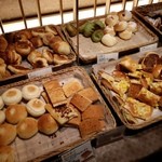 Kamakura Pasuta - 焼きたてパンコーナー