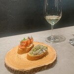 Yo.I - カナッペ（シラスと山椒、スモークサーモンとクリームチーズ）