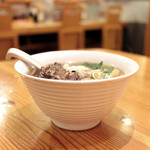 りょう花 - 鶏塩チャーシュー麺の器は特製の有田焼 '15 1月上旬