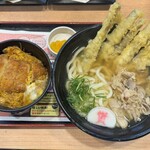 資さんうどん - 料理写真: