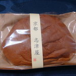 志津屋 - 和三盆クリームパン