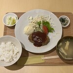 鉄道茶房 A列車で いこう - ハンバーグ定食