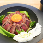 Steak and Cafe COCO - 国産牛ステーキ丼。卵黄・マッシュポテトはオプションです。