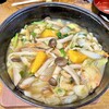 頑固おやじの手打ちほうとう - 野菜たっぷり！スープの色も透き通ってる。