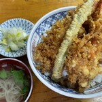 八ツ手屋 - 天丼 上(1,300円)〜えび2本 いかのかき揚げ いんげんの天麩羅