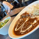 シュマッツ - ハッシュドビーフとサラダとドリンクもセット